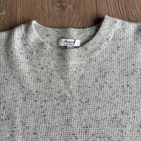 MADEWELL 100% CASHMERE CREWNECK SWEATER CREAM/LIGHT GRAY SPECKLED SIZE MEDIUM - Picture 3 of 4